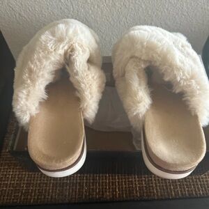 Kensie Soft Faux-Fur Slide Slippers in Cream